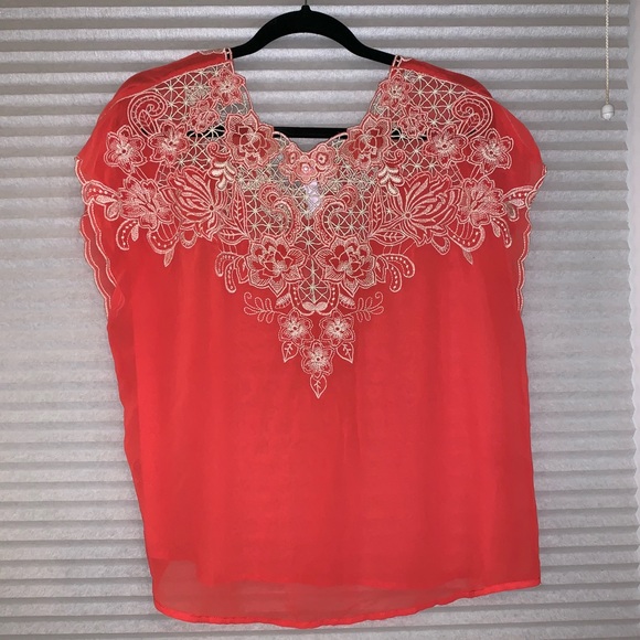 Francesca’s Top - Picture 3 of 3